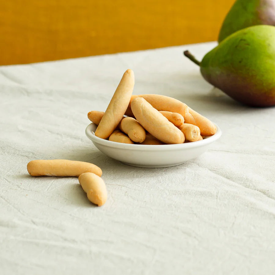 Picos de Pan, mini breadsticks with olive oil
